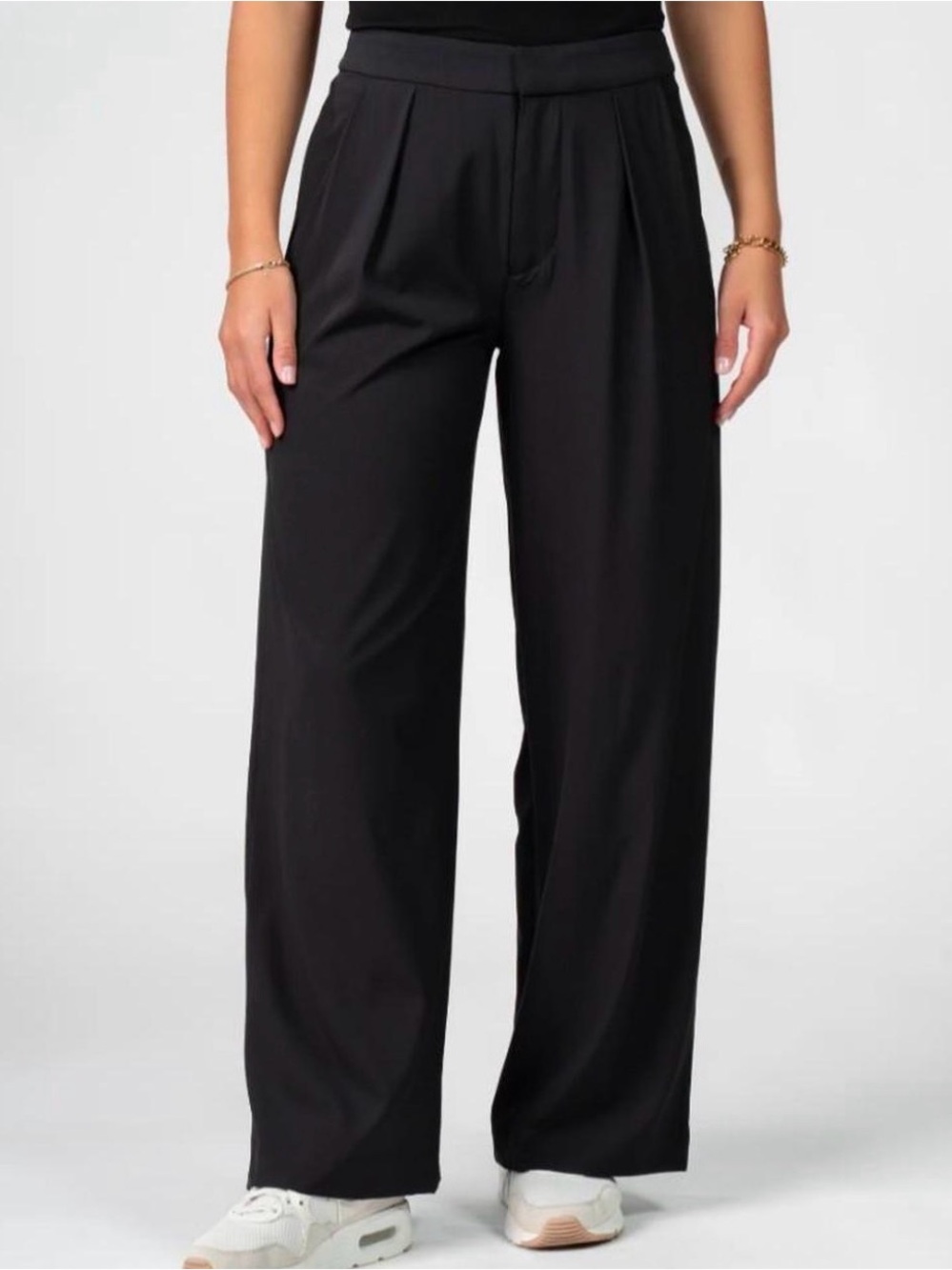 P'tula Black Wide-Leg Trousers with Front Pleats